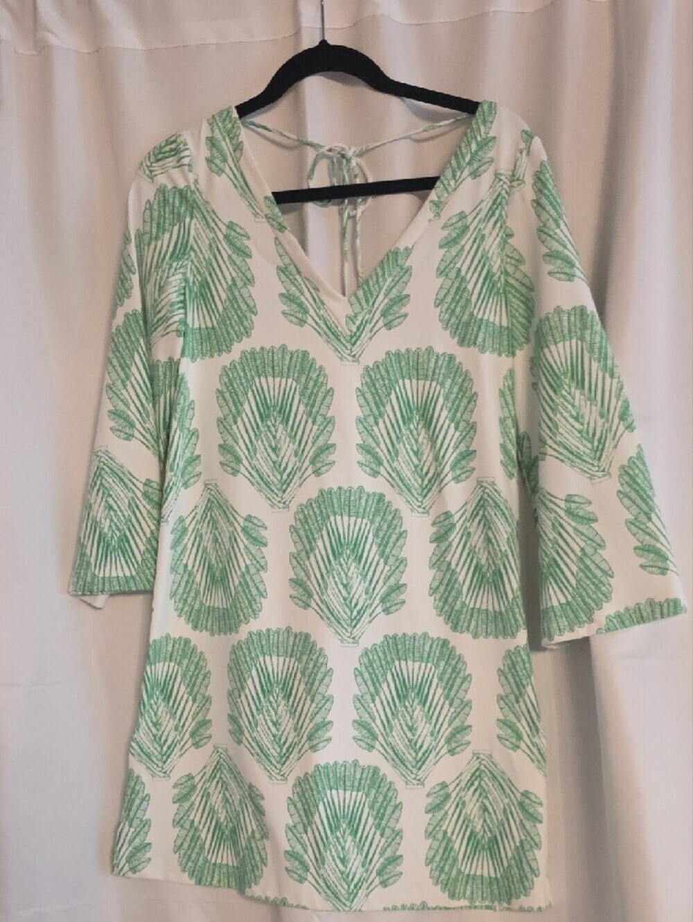 Persifor Brie Dress/Pemba Leaf In Parakeet Long-Sleeve V-Neck On a White Base M